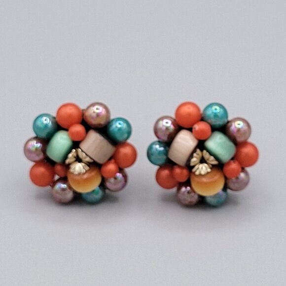 Unbranded Jewelry - Vintage Japan Womens Multicolor Cluster Beaded Clip On Earrings Gold Tone Metal